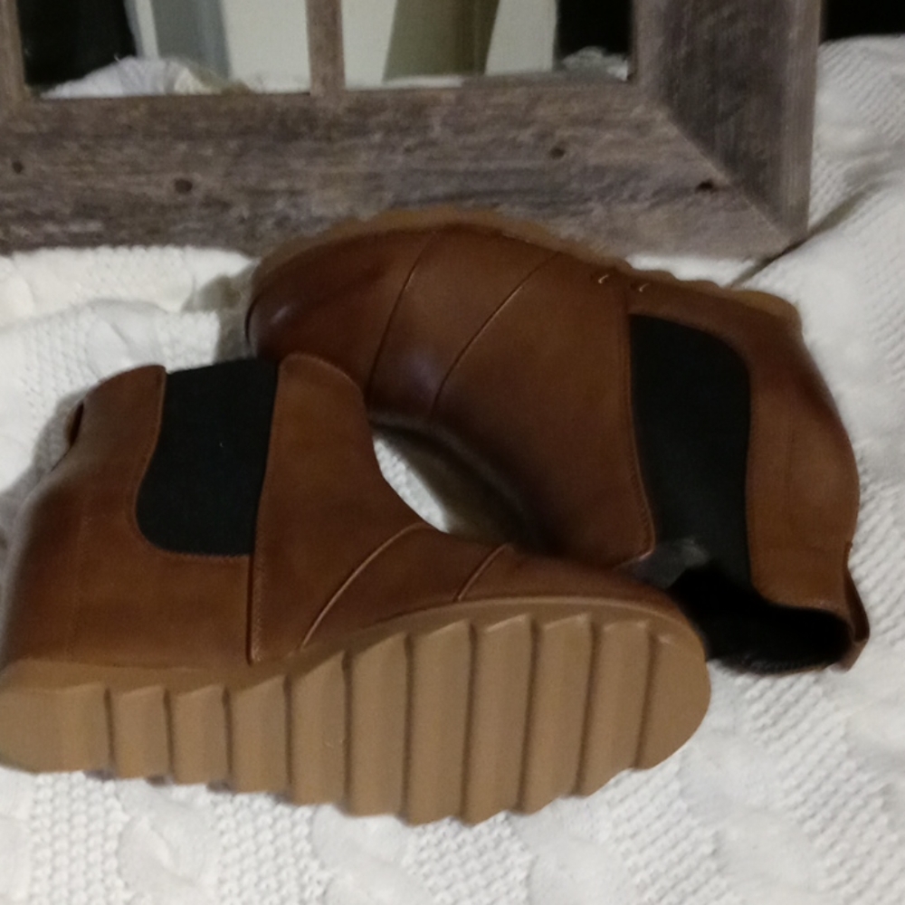 Jolimall Boots - Picture 3 of 6